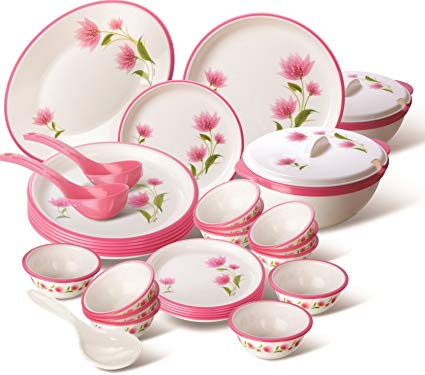 32 pc Dinner set for sale