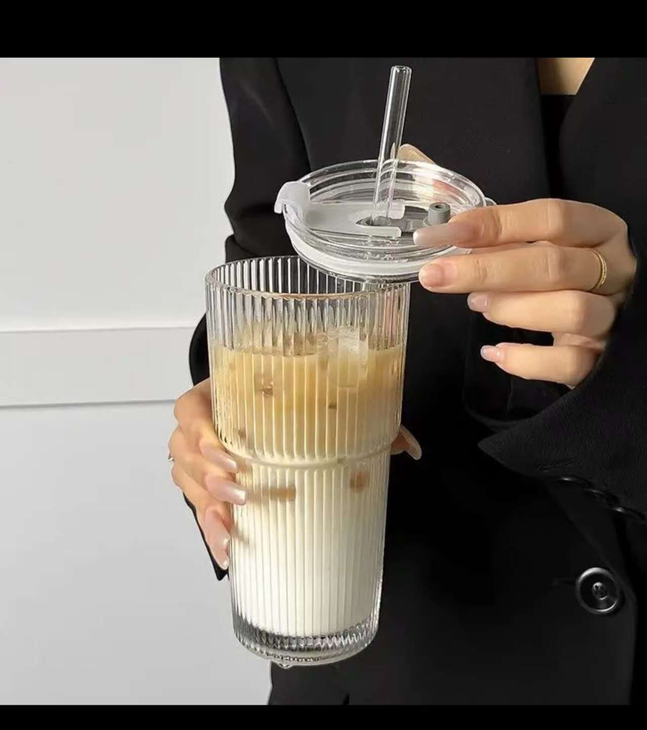 2pcs Round Vertical-Striped 600ml Glass Cup with Lid, Reusable Straw & Heat Insulation Cover – for Coffee, Smoothies & Milk