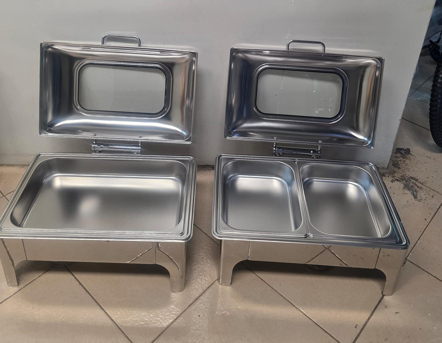 Roll top chaffing dishes