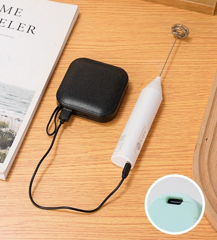 Whisk Milk Frother, Rechargeable Handheld Electric Whisk Coffee Frother Mixer with 2 Stainless Whisks, Milk Foam Maker-white，Milk frother