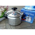 2 Handle Non Explosive Pressure Cookers, 7 LITERS Capacity Stainless Steel Pressure Cooker &amp; Super Safety Lock Explosion-proof, Suitable For All Hob Types