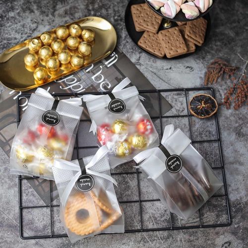 100pcs Translucent Plastic Bags, BetterJonny Cellophane Bags with 100Pcs Hand Made Stickers for Cookie, Cake, Chocolate, Candy, Bakery Party Supplies
