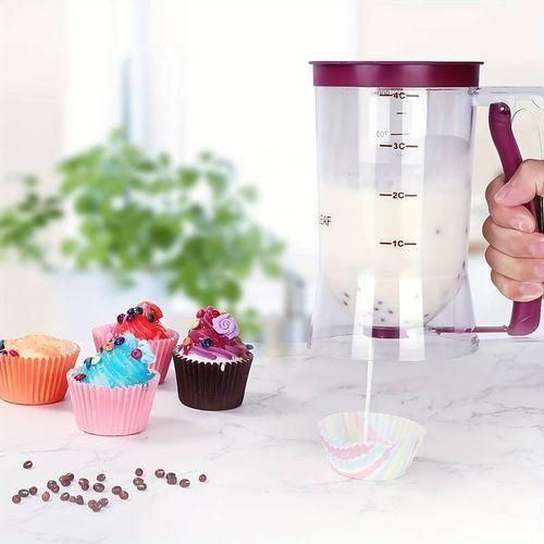 Batter dispenser with measuring labels, kitchen baking tools