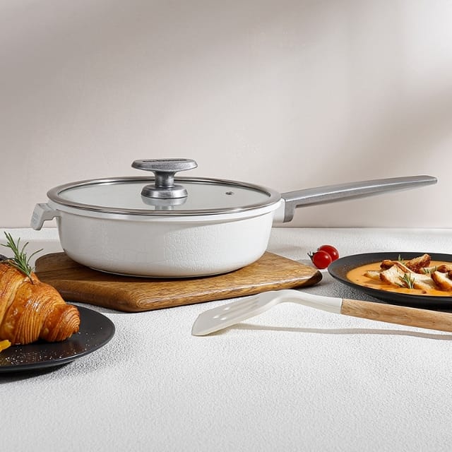 MGC Crocodile Series 8 Piece Ceramic Cookware Set – Die Cast Aluminium with Non Stick Coating Induction Base