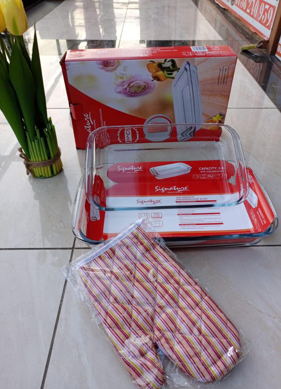 2 Pcs High Borosilicate Glass Baking Tin Set with Heat Resistant Oven Mitts