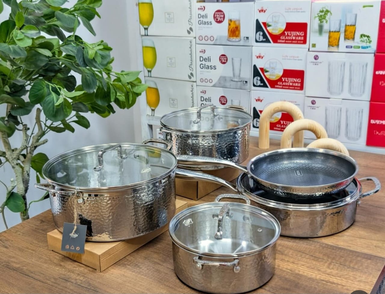 Uakeen 9PCS Tripply Stainless Steel Cookware Set | Hammered Design with Frying Pans | Premium Cookware Kenya