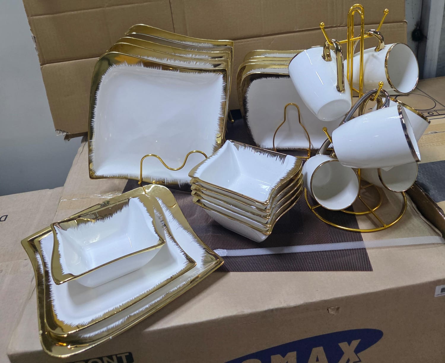 24 pcs gold ring shaded square dinner set