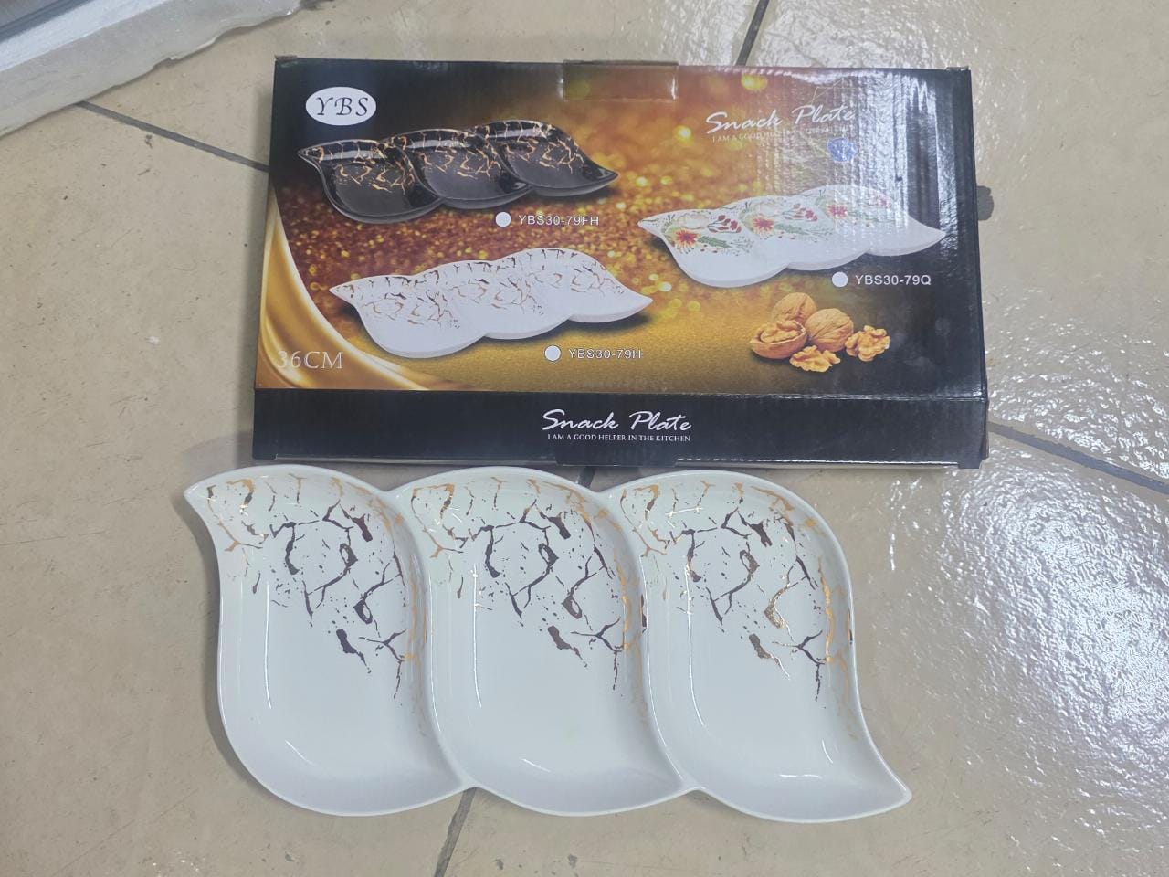 3 in 1 ceramic very beautiful platter  snacks ,nuts etc popcorn 🍿