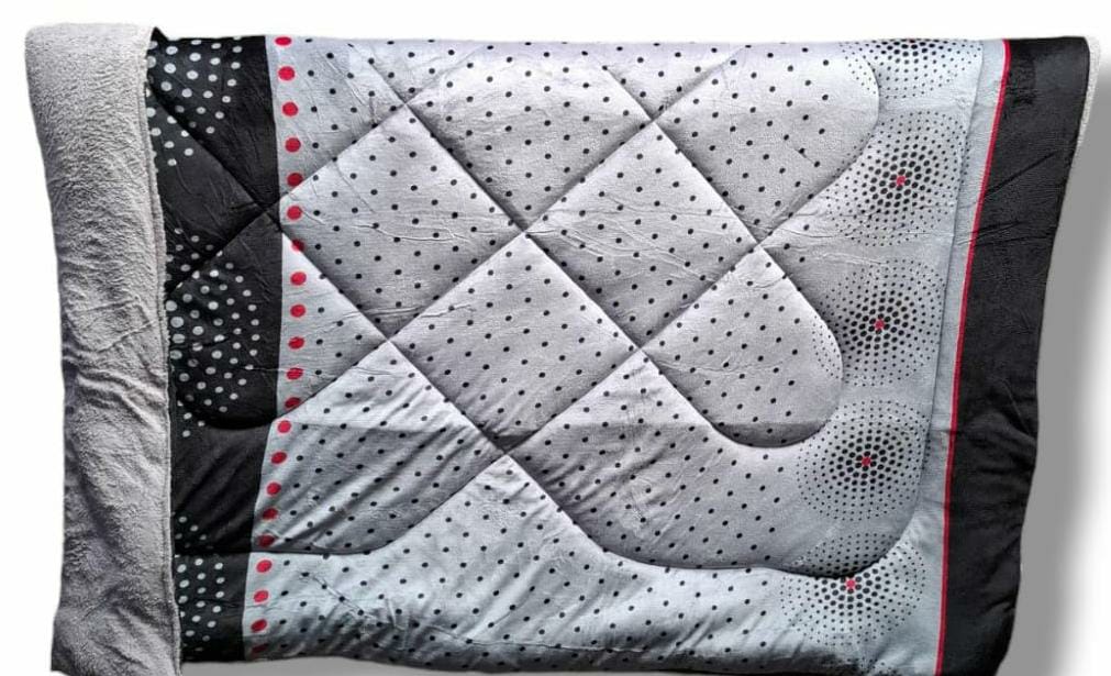 *Available single woolen duvet*