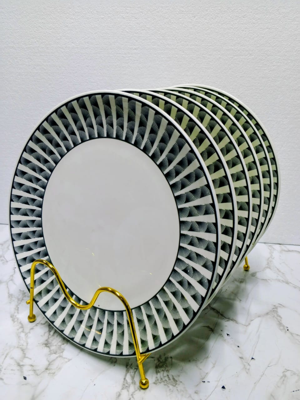 A set of 6 plates🍽️🍽️