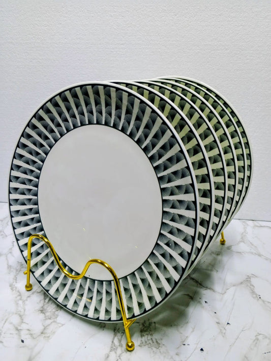A set of 6 plates🍽️🍽️
