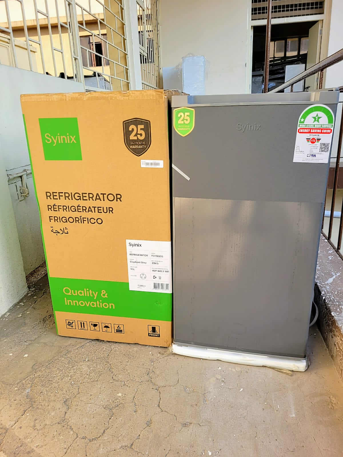 Synix 90L fridge