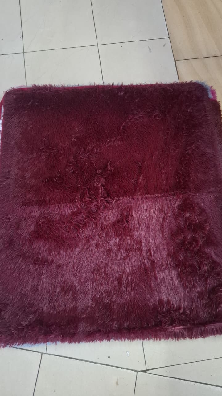 Fluffy carpet 7x10