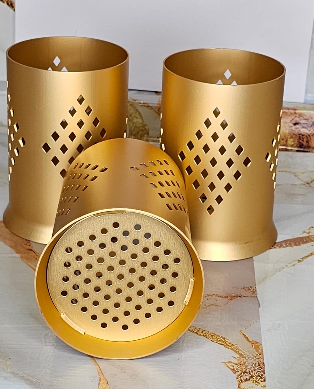 Aluminium spoon holder
