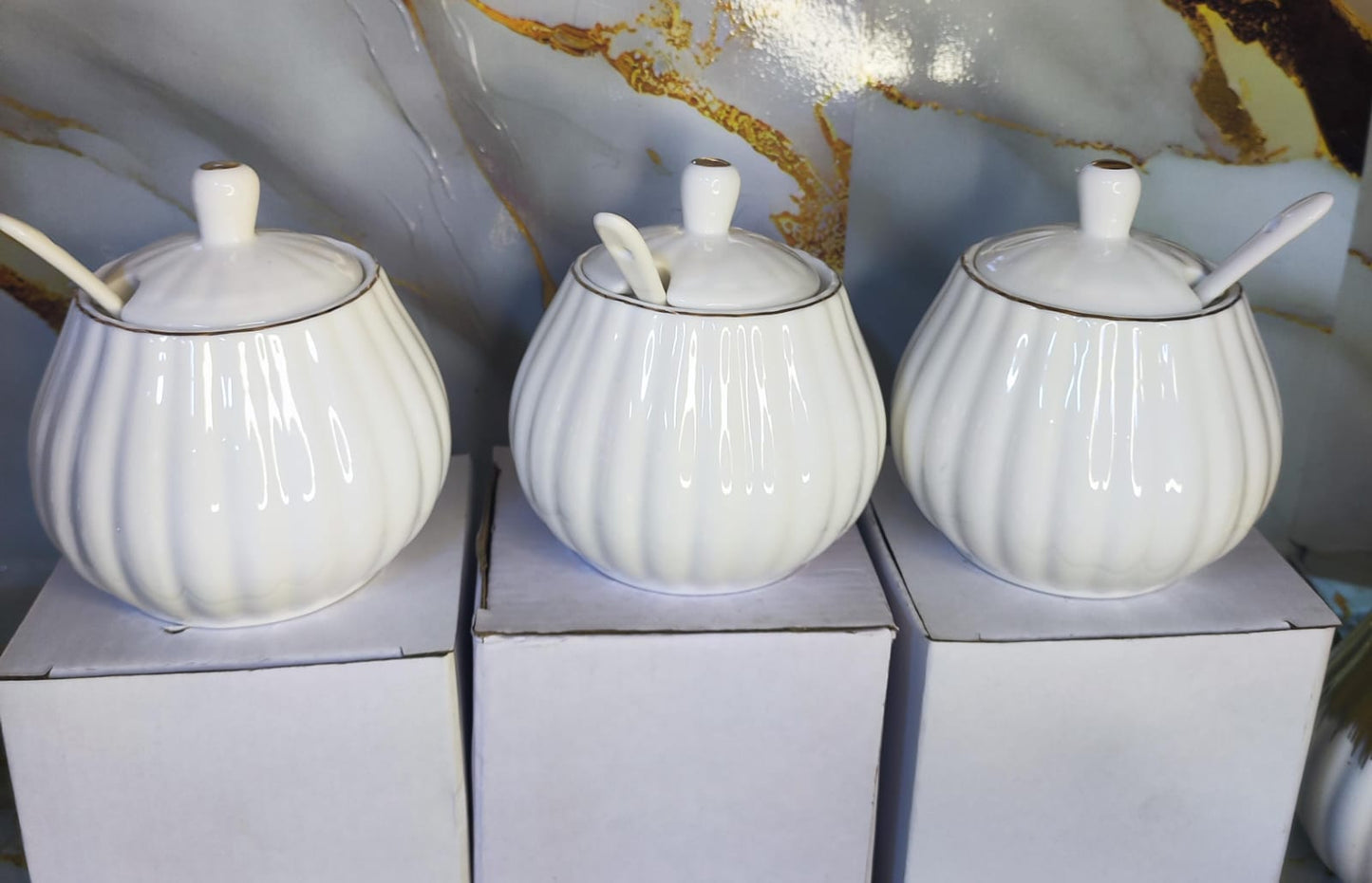 Ceramic sugar dish