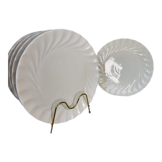 White ceramic dinner plate set